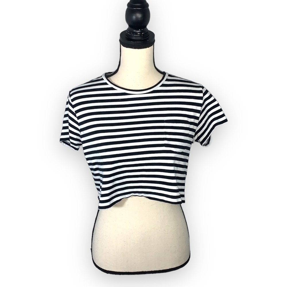 Primark Black & White Striped Short Sleeve Crop Top – Size 8